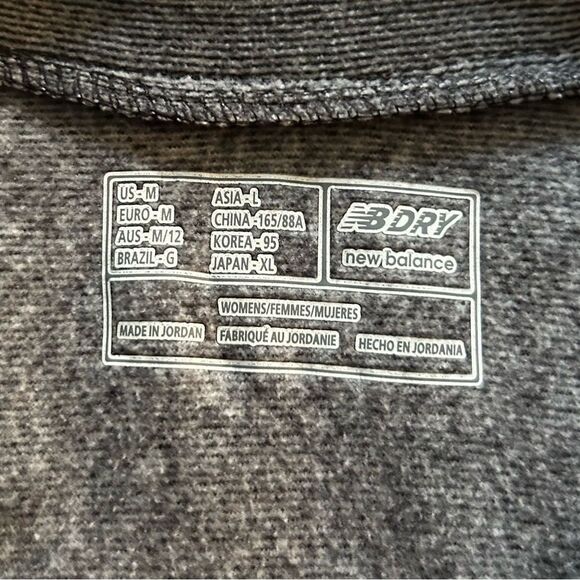 NWOT … NEW BALANCE “Size: M” Athletic Pullover - Picture 4 of 4